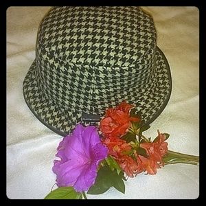 Meet your Posher, Adrienne